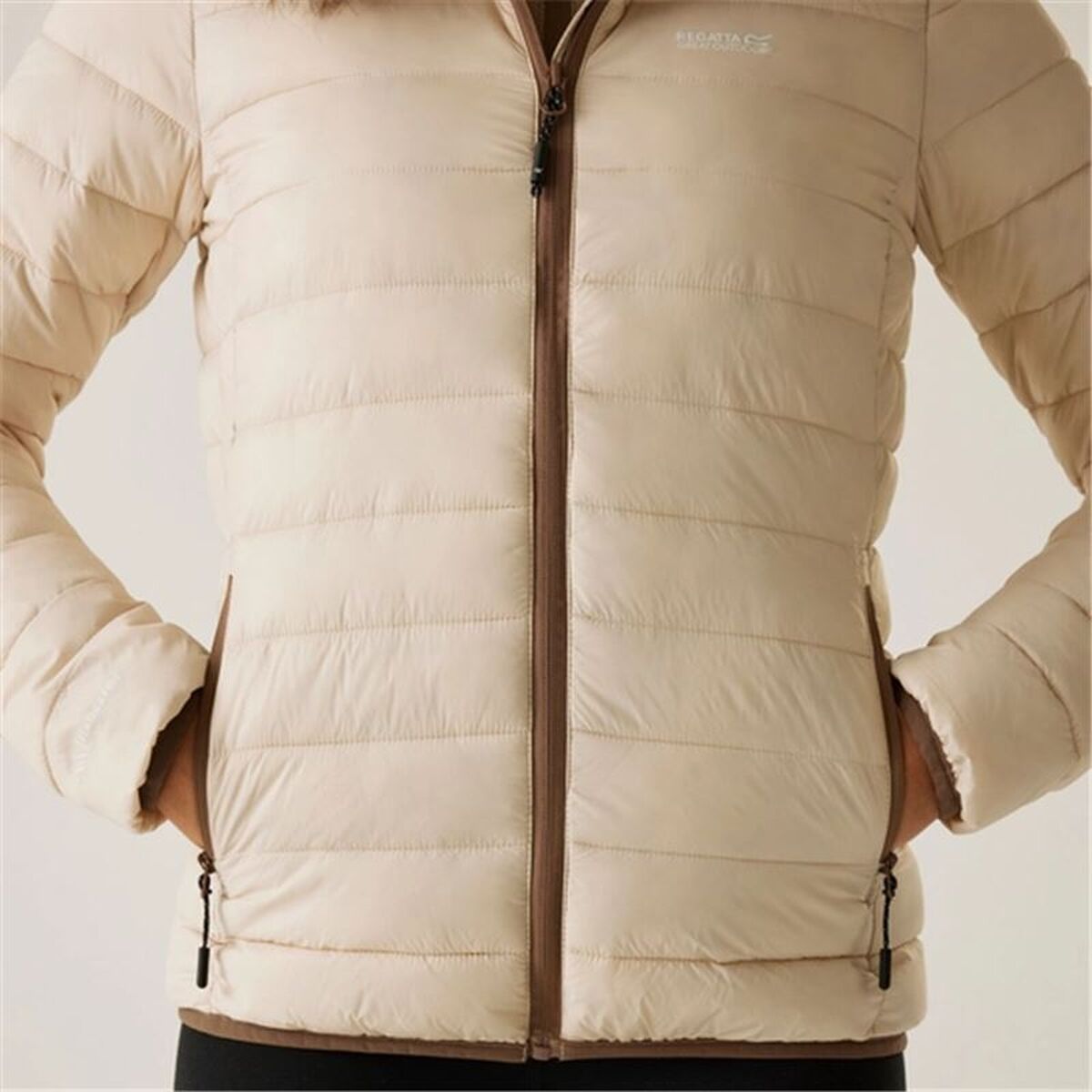 V2H04A82731F7F77F1BBF248E1331D02889R7639002P7