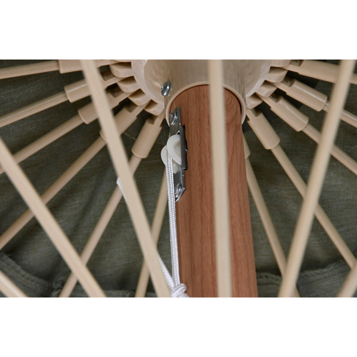 V6H164A1E5746CCFCDF6472BF5C071AAC9ER6189185P8