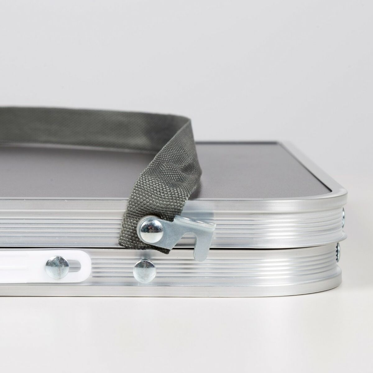 V8HA9C2281AE617DA51AD8D23B909EA4F76R5711151P7